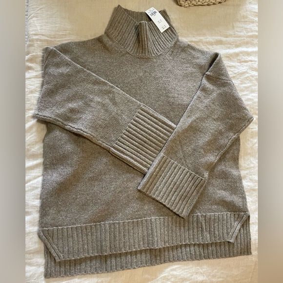 Abercrombie mock neck sweater - Picture 1 of 4